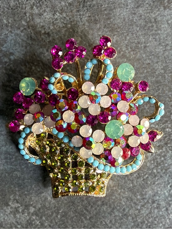 Vintage Jewelry - Vintage Style Crystal Spring Summer Flower Basket Gold Brooch Pin Pink Blue Red